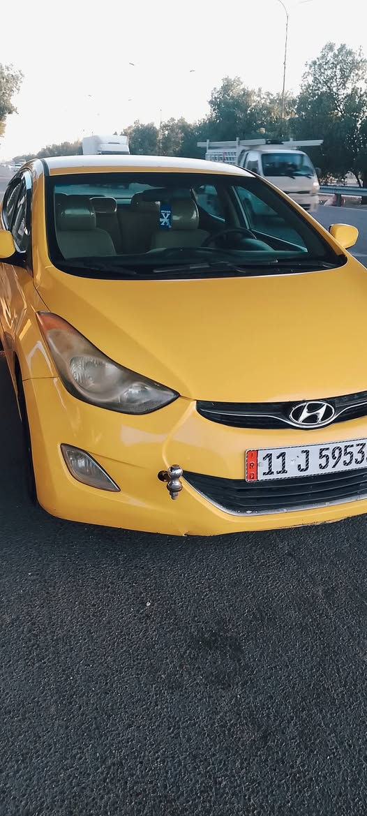 السلام عليكم هونداي موديل 2013 النترا وارد امريكي سياره ليبل واحد محرك الفين دوش صبغه جديد دوشمه داخل جديد تايرات جدد مكينه مكفوله من تنقيص كير نضيف  حادث سيارة بلحوض شويه الخلفي 
سعر 95ورقه مكان بغداد رقم بغداد نكليزي رقم الهاتف ***********
