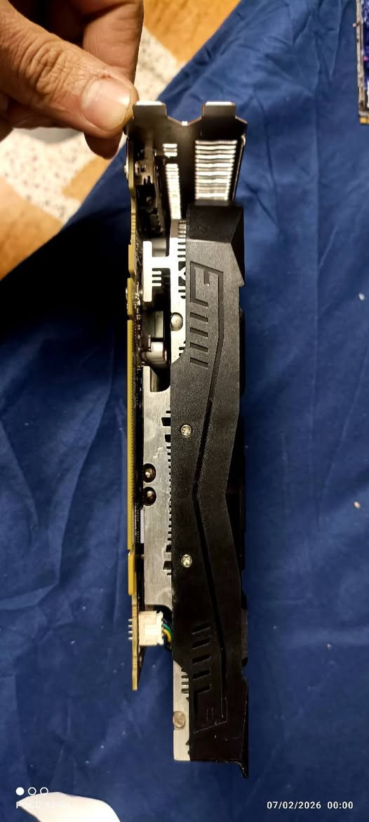 سلام عليكم متوفر قطع مستعمله بحاله جيده جدا 
كارت rx580 8gb  ٧٠ الف 
رام قطعة وحده xpg ddr4 3600hz rgb 16gb ٨٠ الف
باور سبلاي ٤٠ الف ٦٥٠ واط
كيس ابيض مع ٤ مراوح بي طعجه خفيفه بالضهر مامئثره الجانب مو زجاج فايبر كلاس سعر ٥٠ الف
كيس اسود مع ٥ مراوح argp مع هاب وريمونت ٦٠ الف
معالج r5 5500 سعر ٨٠ الف 
معالج r5 3400g مع مبرد سعر ٥٥ الف
كيبورد هايبر اكس ٥٥ الف جديد غير مفتوح 
ماوس هايبر اكس واير + واير لس الدنكل ضايع يشتغل فقط واير سعر ٢٥ 
ماوس رايزر اسود جديد ٢٥ الف
مذر بورد مستعمل قليل  Asus prime B760-plas ddr5 سعر ١٦٠ الف 
هارد hdd 500gb segotep  ١٠ الف 

مكاني بغداد مدينه الصدر 
متوفر توصيل 
الاسعار ثابته لطفا خاص موجود او واتس اب 
***********
جميع القطع شغاله وشرط الفحص
