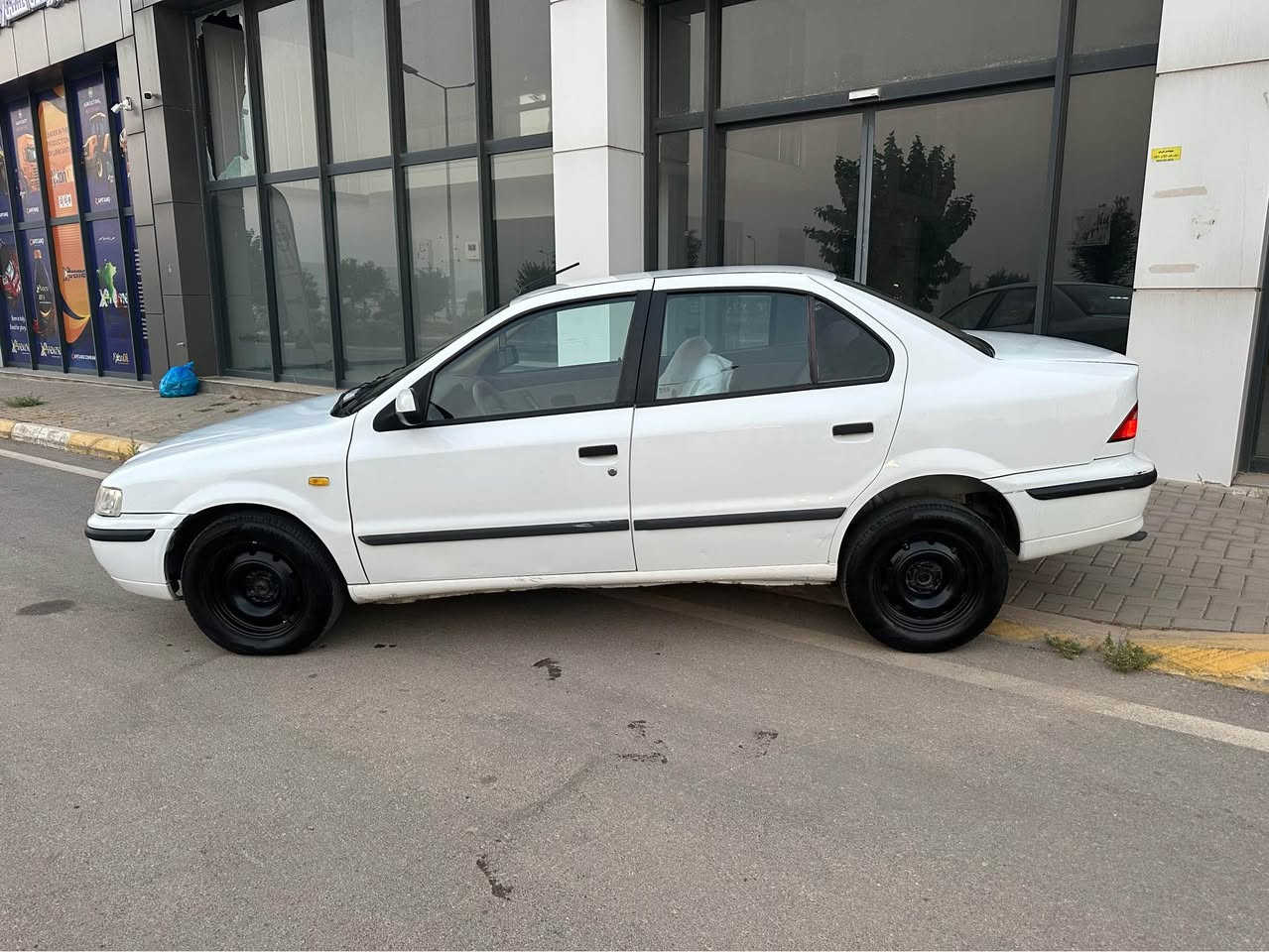 سةرتا بةناوي خواي گةورة 
صةمةند ٢٠١٢ 
گرايم شكفت 
چوار جام كارةبا 
ئاوينة كارةبا 
سيوچ كونترول مةركةزي بيلاد
تةبريد 
ناو فورميكا 
ناو زةرد 
چوار تايةي تازة 
تاقم پيش و دواي تازة 
بةشةرتي كيرو مةكينة 
سةنةوي تا٢٠٣٠ تازةية 
بي بوياخة 
١٥٩ هةزار روشتوة 
سعري ٥١ گةلاو كةميك مةجال
*********** السليمانية, العراق
