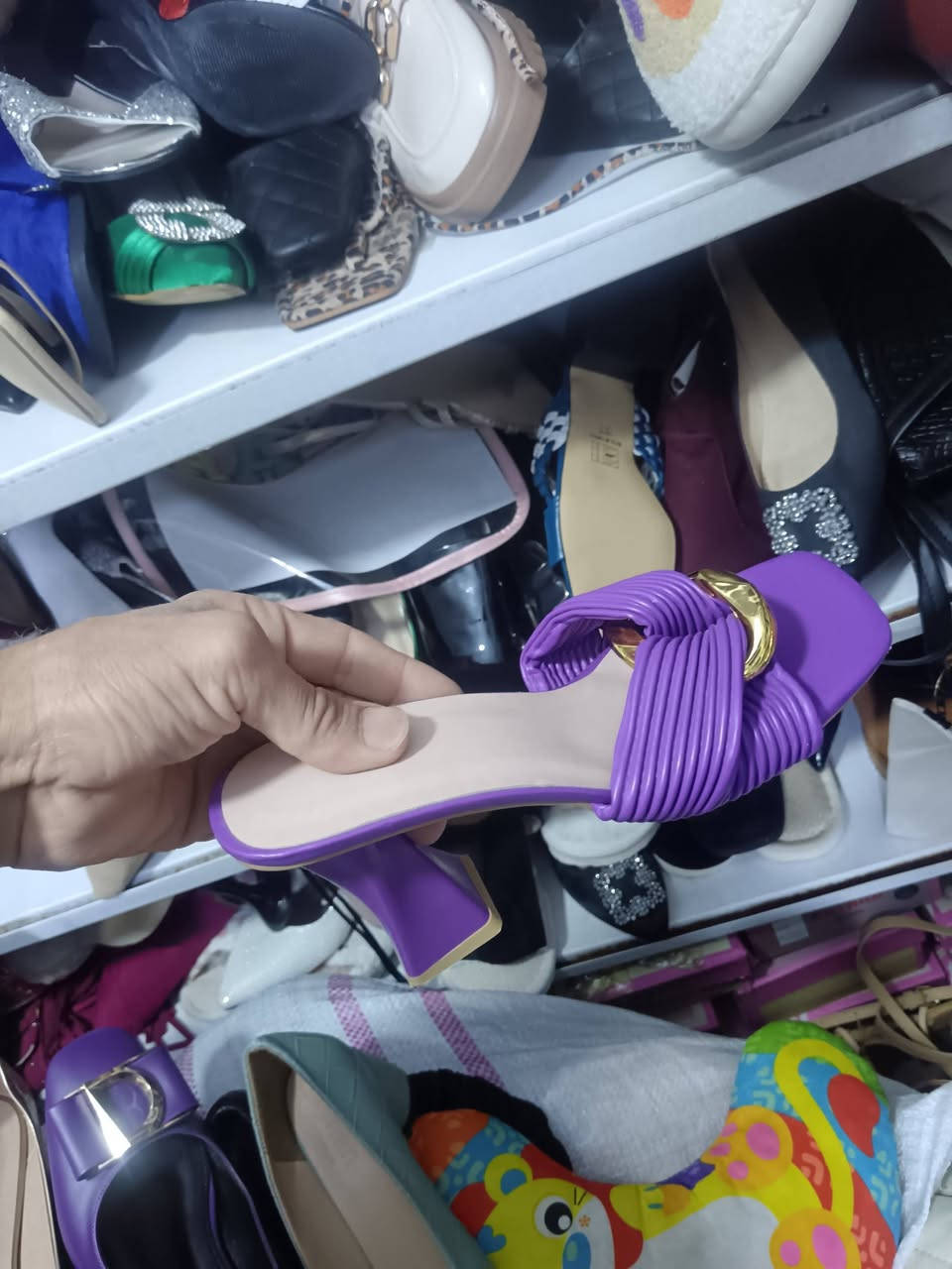 سلام عليكم احذيه نسائيه تركي او شي ان سعر القطعه ٥٠٠٠الاف وعندي بعد بيهن موديلات هاي نموذج اليريد يراسلني او يتصل ***********
