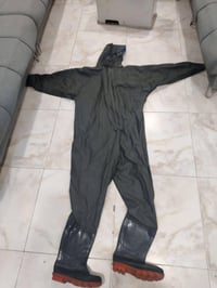 #للبيع  بدلات مطرية جديد  التواصل على الرقم  07508718205