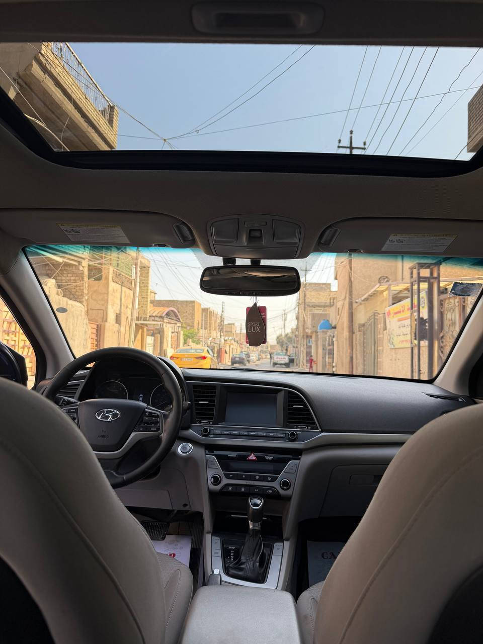 السلام عليكم
🚘 للبيع — النترا وارد امريكي 

الموديل: 2018
النوع: هونداي النترا
المواصفات: فول مواصفات (بصمة، شاشة، كاميرا، سنسرات، تحكم ستيرن، إنارة LED)
اللون: مميز نيلي
الموقع: بغداد – الزعفرانية

السيارة استخدام شخصي ونظيفة جداً، مكينة   وكير وشاصي  كفالة
***********
السعر: 123
