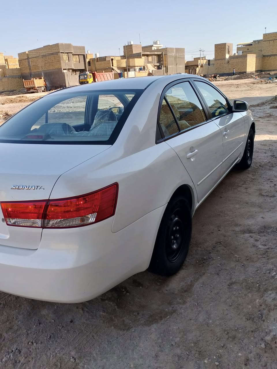 السلام عليكم سوناتا مديل 2007 رقم ذي قار الجديد هزه جديده ماشيه 60 الف حقيقي كفاله  عام ضربه وصبغ وتبديل وبارد شرط على وضع الشركه مكينه كير برغي مامفتوح بيه مكينه 2000 كير عادي السعر (125) وبيه مجال بس يدور جديد يتصل السياره جديده جديده الهاتف *********** مكانه ناصريه مركز
