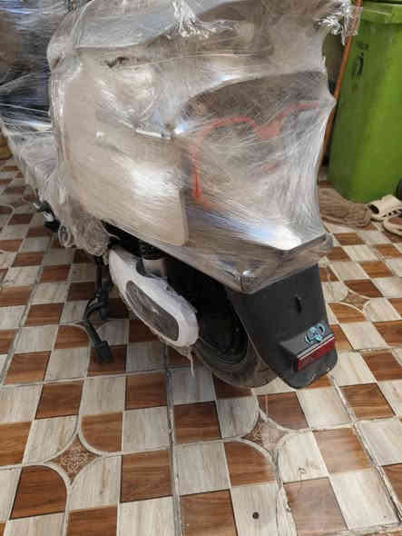 السلام عليكم
للبيع دراجه شحن RAYAN غنيه عن تعريف
دراجه اخت زيرو شخط واحد ما بيها 
تجي 6 باتري الكبار ملف 1200 نحاس حقيقي
دراجه تمشيك بل شحنه 65 كيلو متر 
  
لايتات عالي ناصي رماش زنون LED
مثبت سرعه + 3نمر + اشاير يمنه يسرة 
تجي دبل بصمه دبل سويج 
تشغيل عن بعد قفل ستيرن + بيها انذار سرقه
دراجه اي نقص مابيها 
   مكاني بغداد الشرطه الرابعه  رقمي. ‏‪***********‬‏
