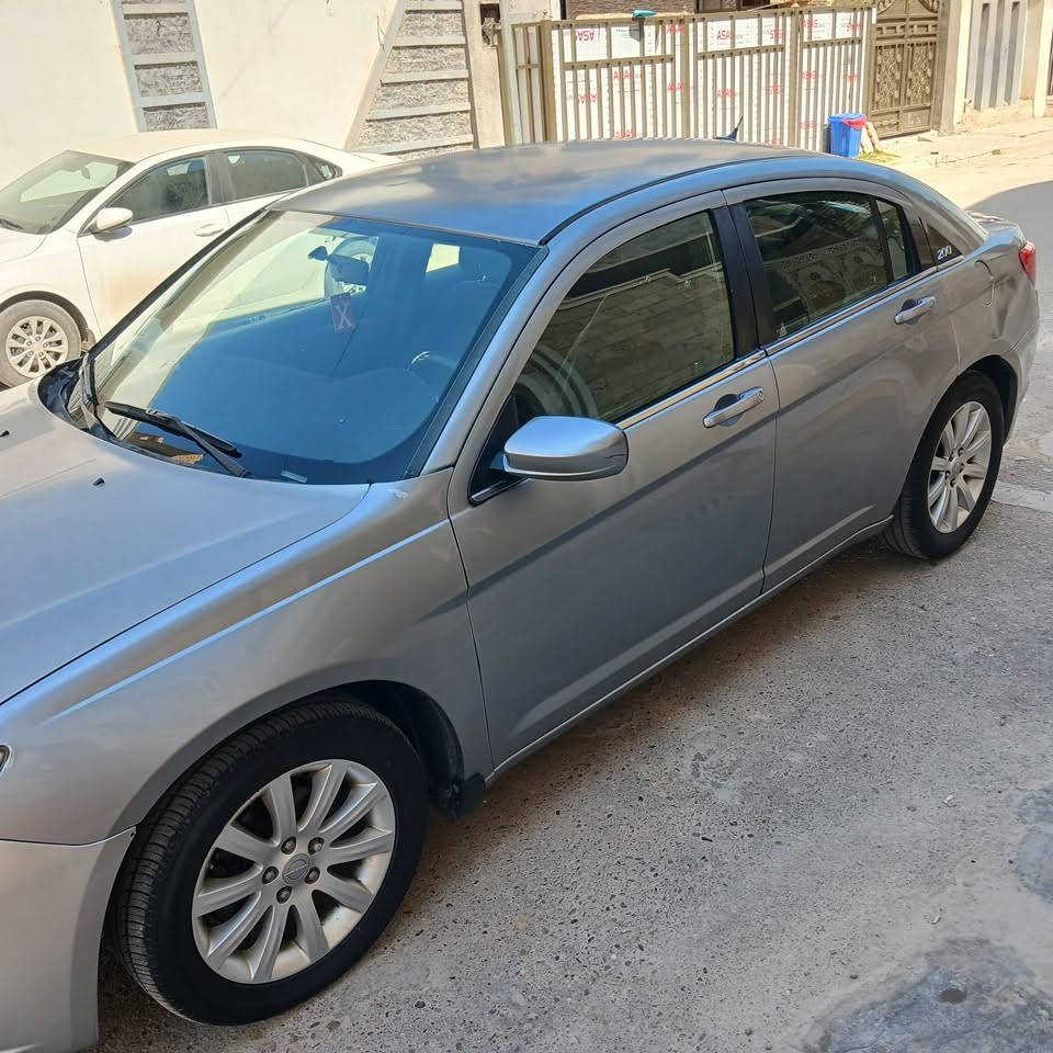 السلام عليكم سي 200 مكينة 2400
كير مكينة تبريد جدد شادهن 
رقم بغداد انكيليزي 
جاهزةً من كلشي يراد صبغ البنيد والجاملغ الخلفي 
***********
السعر 70 وبيها مجال قليل
