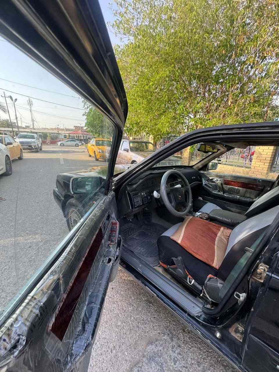 فونتيسه ١٩٩٣ للبيع  رقم ديالى دولي 
محرك ونجي بدون نواقص  تبريد شغال بس نقصه غاز
محرك وكير خير من الله  جام كهربائيه 
كدام عينك  للمعلومه سياره احلى من صوره 
السعر ٢٩ بيه مجال 
مكان ديالى 
***********
