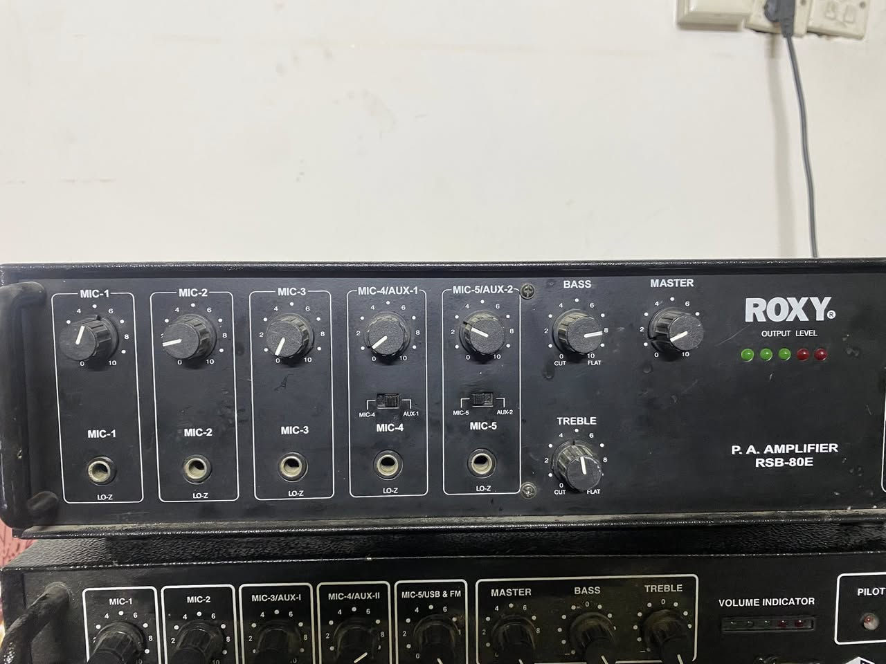 اربع قطع كلهن شرط الشغل 
350 الف
توصيل موجود
القطعه الكبار اذا مفرد 125
الزغيره ب 75
***********
