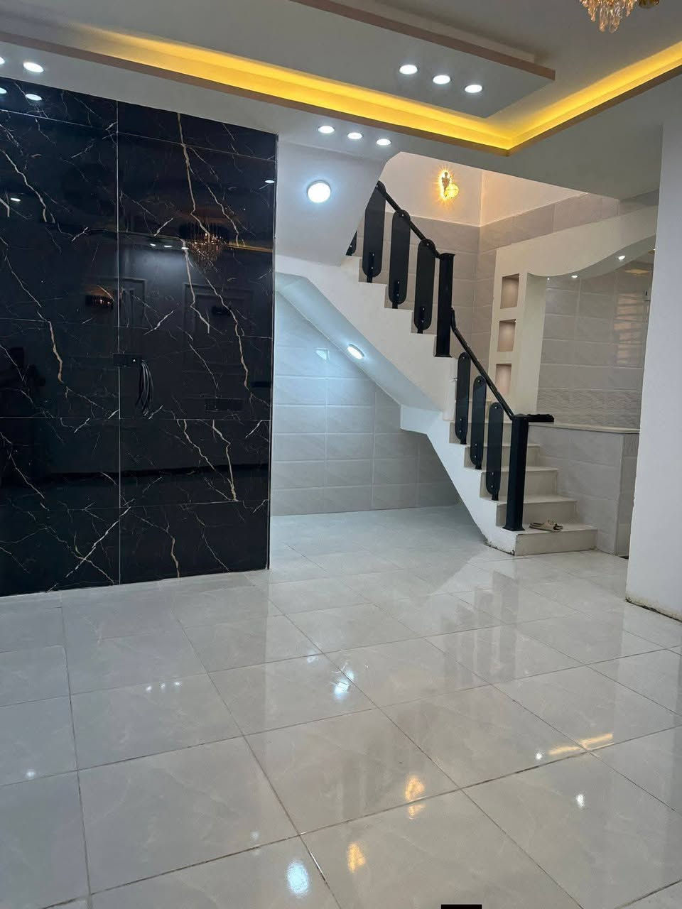 150متر مقابيل ملحق قريه الغدير
البيت درجة اولى شغل هندسي خدمات كامله


**إذا كنت صاحب هذا الإعلان وتريد حذفه لأي سبب، رجاءا أرسل رسالة إلى الدعم الفني**