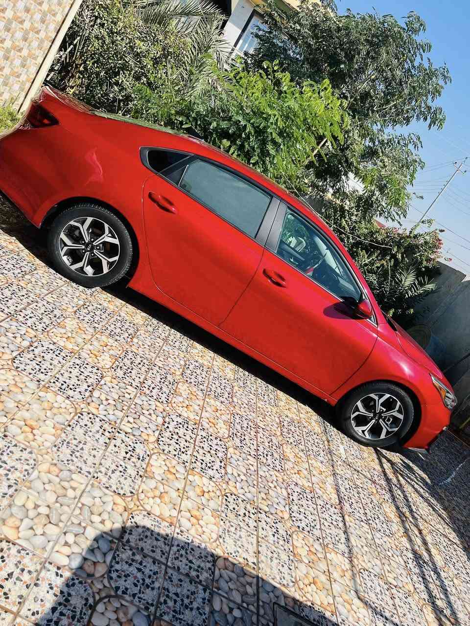 فورتي موديل ٢١ باسمي ماشيه ٤٩ تخم تاير جدد كير مكينه خير من الله حادثه بنيد بامريكا وصوره الحادث موجوده وبلعراق صار مكانين بارد جوه قبق البانزين وجوه اليده مال باب السايق السعر ١٤٠ وذا مرواس عادي 
***********
