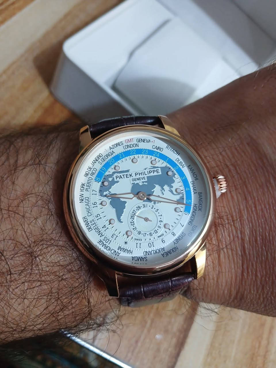 باتك فلب دولي موديل قديم
قطعه مال امزون تحفه فنيه 

اميال وارقام لامينوس 

دبل مكينه سنتر ثواني منفصل سويس ميد 

ستانلس ستيل ضد الماء 

سير جلد اصلي دبل خياط 

السعر ٣٠ الف على اول تم
تابعني دئمن انشر ساعات قديمه وجديده


**إذا كنت صاحب هذا الإعلان وتريد حذفه لأي سبب، رجاءا أرسل رسالة إلى الدعم الفني**