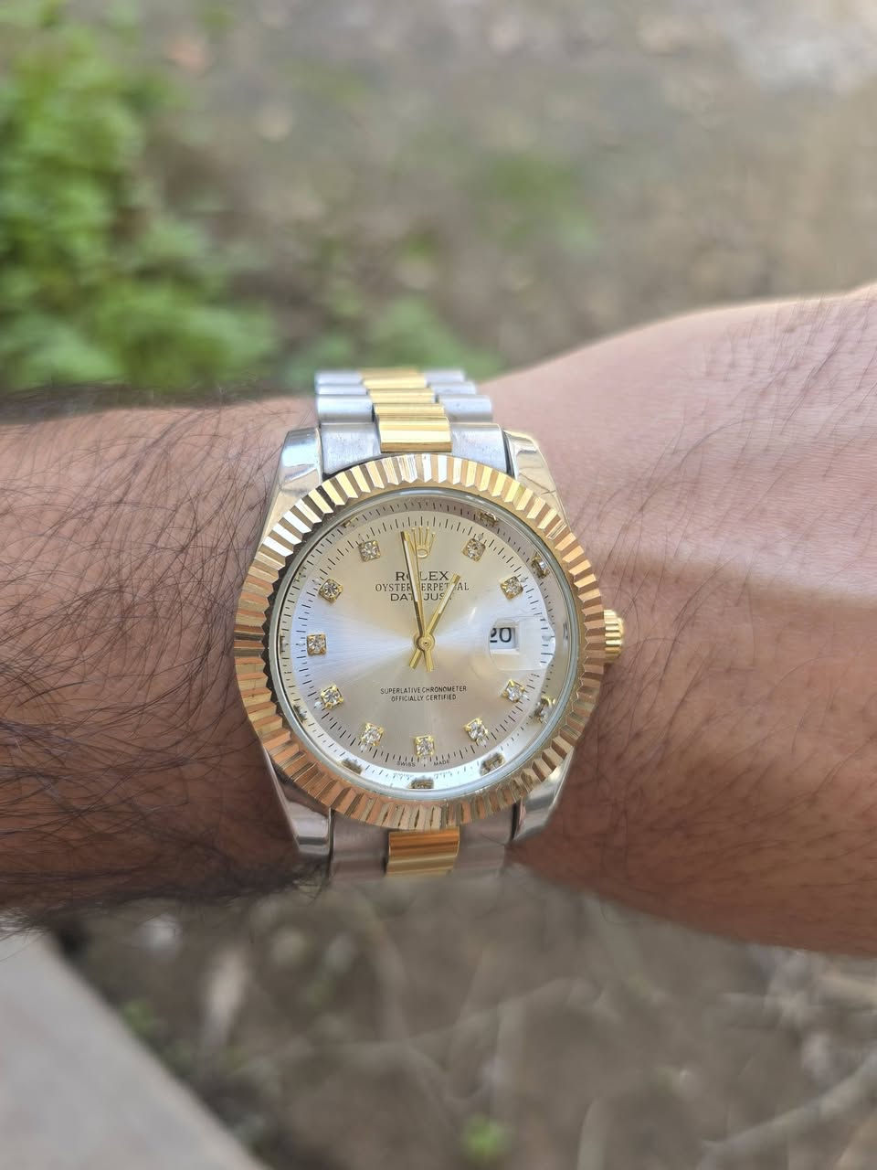 رولكس كوبي ماكنة ياباني نظافه ممتازه 
قطر الساعه 39ملم
سير يلبس ادين وسط 
السعر 45 الف


**إذا كنت صاحب هذا الإعلان وتريد حذفه لأي سبب، رجاءا أرسل رسالة إلى الدعم الفني**