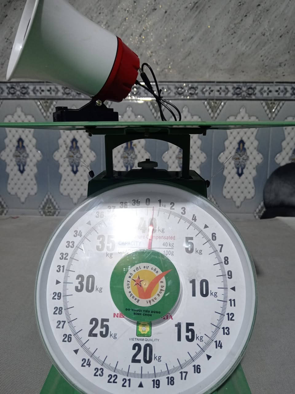 ميزان للبيع وزن 40 كيلو***********
