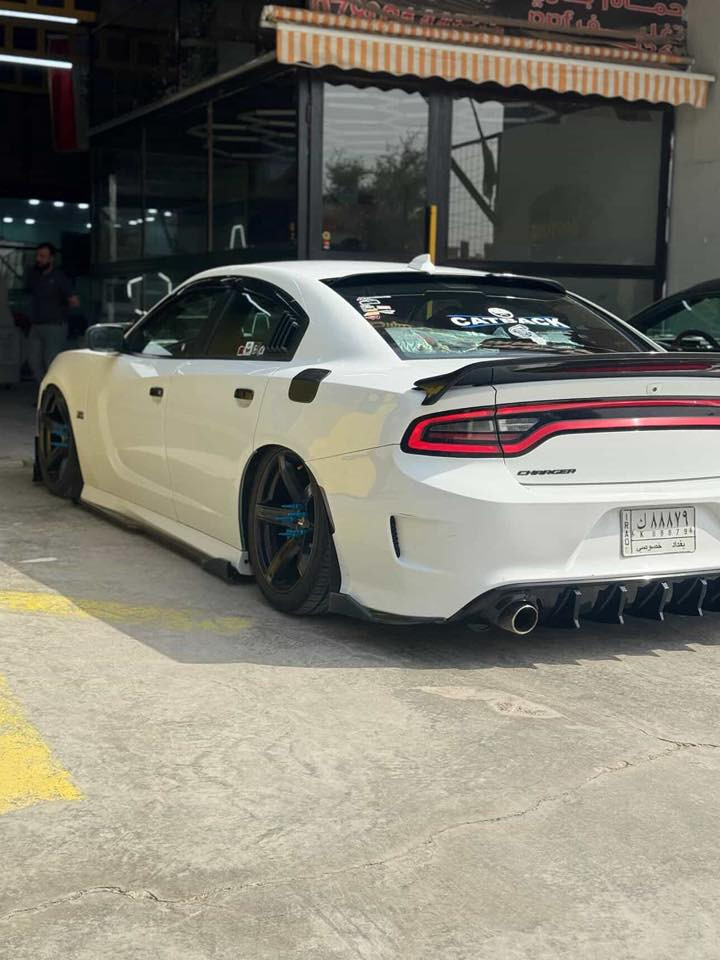 جارجر 2016 للبيع
حادثها ولسونار موجود 
ماشيه 120م عليها دبات سود صوته كلش حلو 
عليها جكات اس 2بعدهن جدد
عليها سستم كامل كاربون فايبر داخل وخارج مع اضافه جميع كماليات داخل وخارج من لحيه ودفيوزر وزعانف ودوسات وداخل كاربون فايبر ب كامل 
مع اضافه جهاز بك فاير لهب 
اضافه لد متحرك خارجي 
لد متحرك داخل سياره 
شوته KN
برمجه مصطفى ايكل 
سياره حت ع عادي مدك دوناز 
ولف حماوه ريسنك حماوه متعبر ال85ابد 
كل نقص مابيها باقي لتفاصيل خاص مكاني بغداد 
سعرها 200 وبيها مجال بسيط حادثها كلش بسيط ***********
