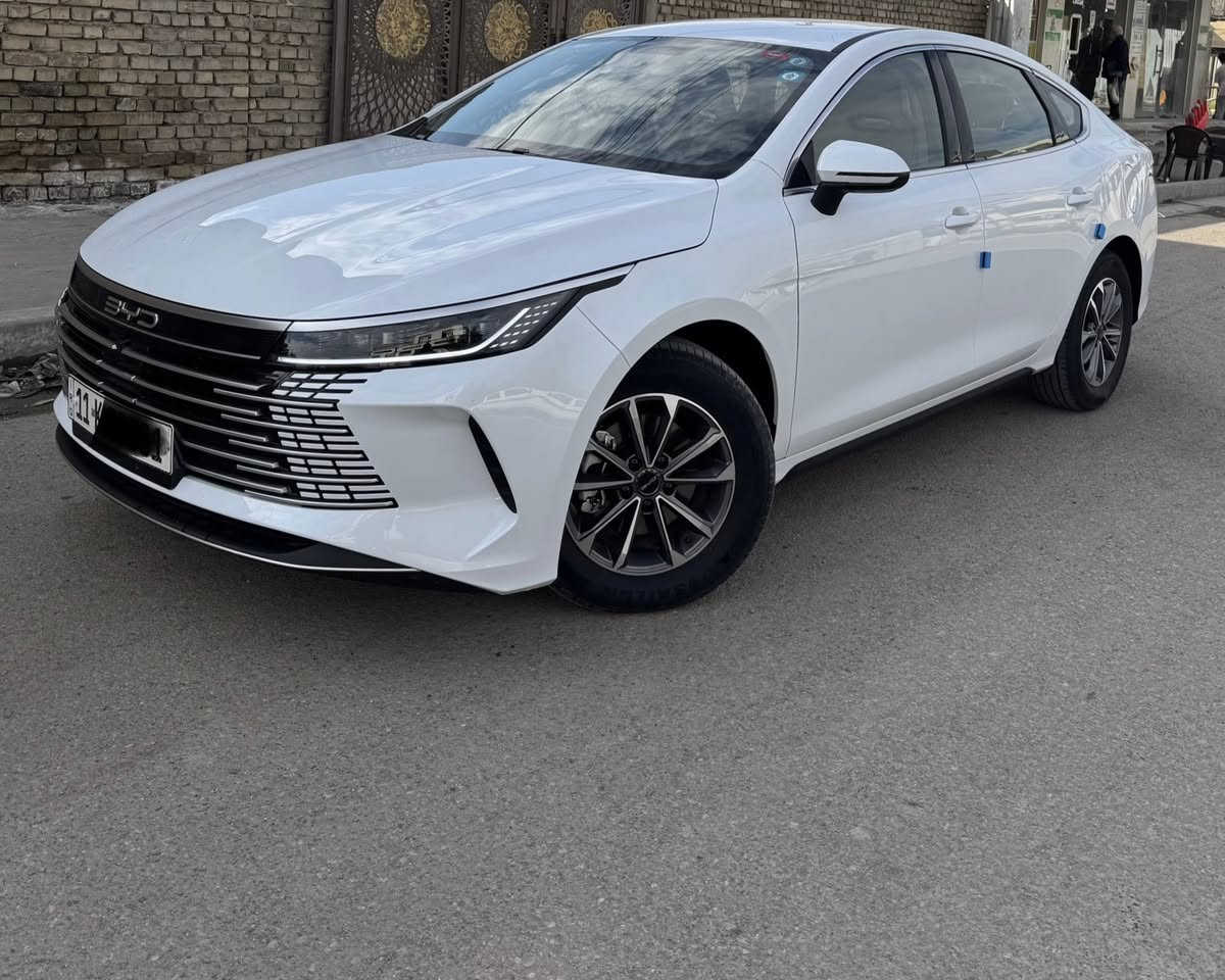 السلام عليكم Byd ديستروير هايبرد مرقمة مثبت لوحات كامل رقم بغداد للبيع فقط السعر 19 مليون قفل مكان السيارة بغداد للاستفسار ***********
