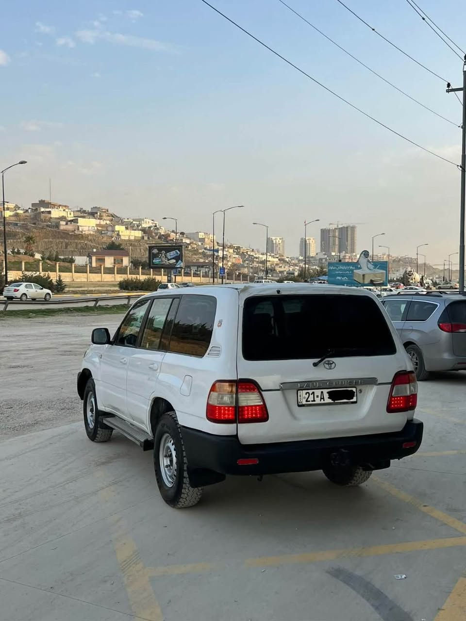 سڵاو لە هەمو لایەک تکایە هەمو زانیاریەکانم نوسیوە گەر مشتەری نیت پەیوەندی مەکە 
مۆنیکا ٢٠٠١   ٣ڕوبع پێش تەبەڵە گێڕ و مەکینە بە شەرت 
تەبریدی لەسەر سویچ 
شاشە و کامێرای بۆ دانراوە 
دەبڵی بە شەرت ئەکسلی قوفلی لەسەرە 
سەیارەکە وەرگەڕاوە پێش و پشتی هیچی نیە 
٤ تایەی لۆکی لە ژێرە 
٣٠٠$ غرامەی لەسەرە سەنەوی ٢٠٢٥ بەسەر چوە 
نرخی ٩٠ گەڵا و معامەلەیەکی کەم 
*********** أربيل, العراق
