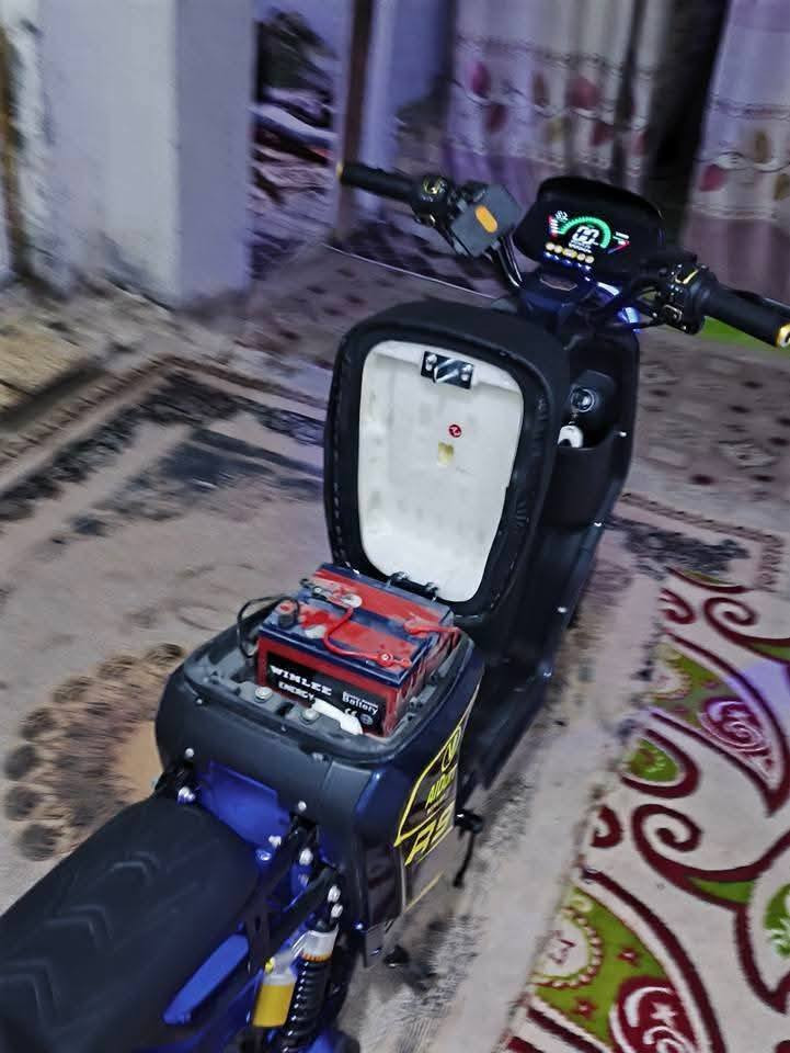 سلام عليكم دراجه شحن ار 9 للبيع موديل 26 غراضه كامله باتريات جدد دراجه نضيفه ومرتبه بيه سله وكفات ومريات يعني كامله العنوان بصره ابو الخصيب *********** السعر 500 وبيه مجال
