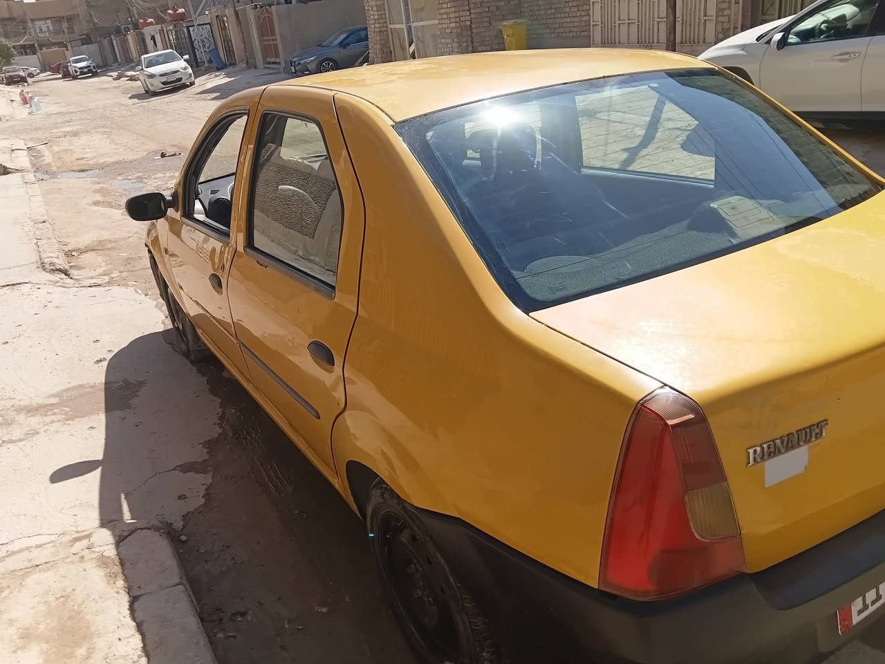 السلام عليكم عندي رينو لوكان موديل ٢٠١٣ للبيع ٤٤مكاني حي الامين وهاذه رقمي *********** ابسمي
