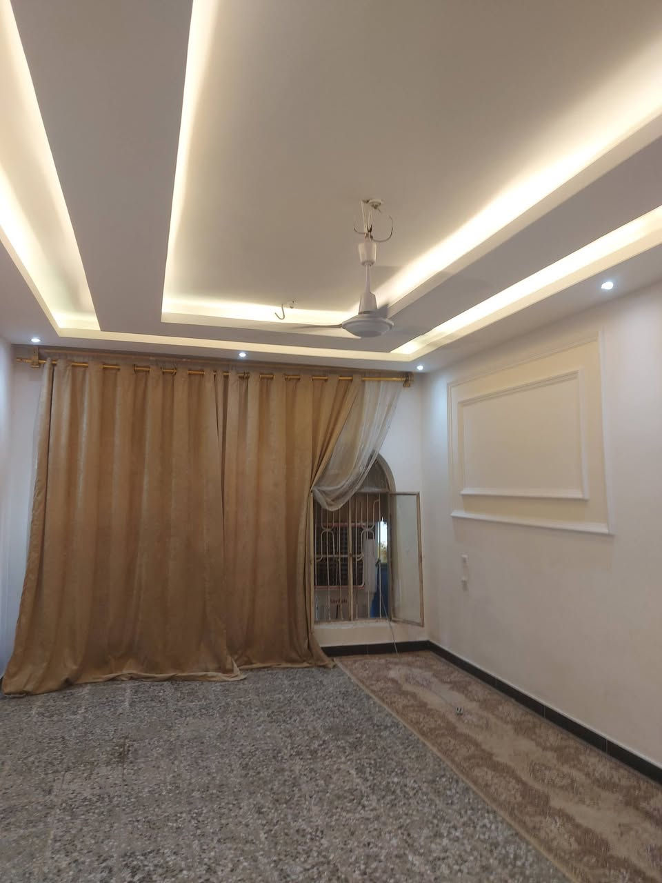 السلام عليكم ورحمة الله وبركاته بيت للبيع طابو صرف المساحه ٢٥٠ العلكايه السعر ١٠٠ ... ***********
