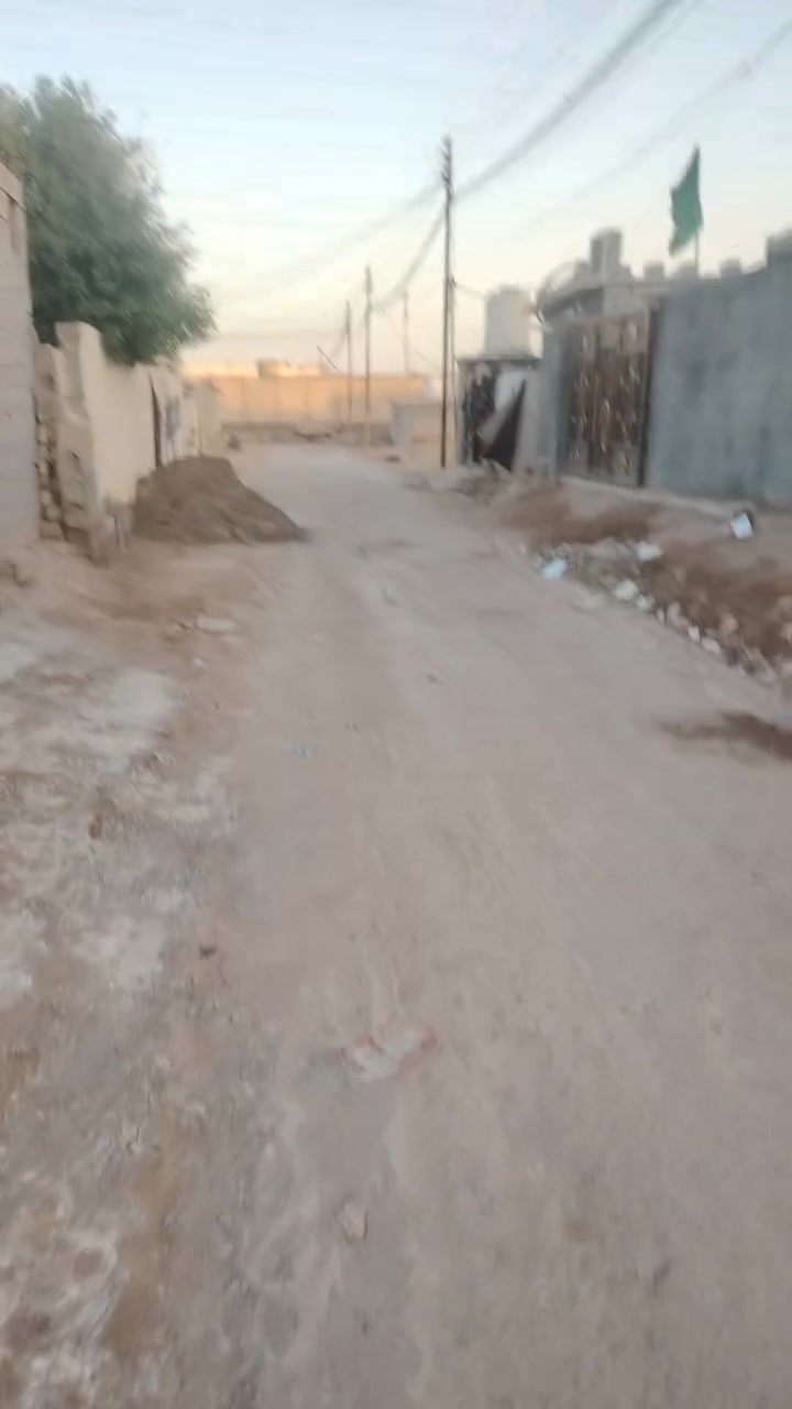السلام عليكم بيت البيع مساحته 180 خلف البانزين خانه مال عكيل الاستفسار ***********
