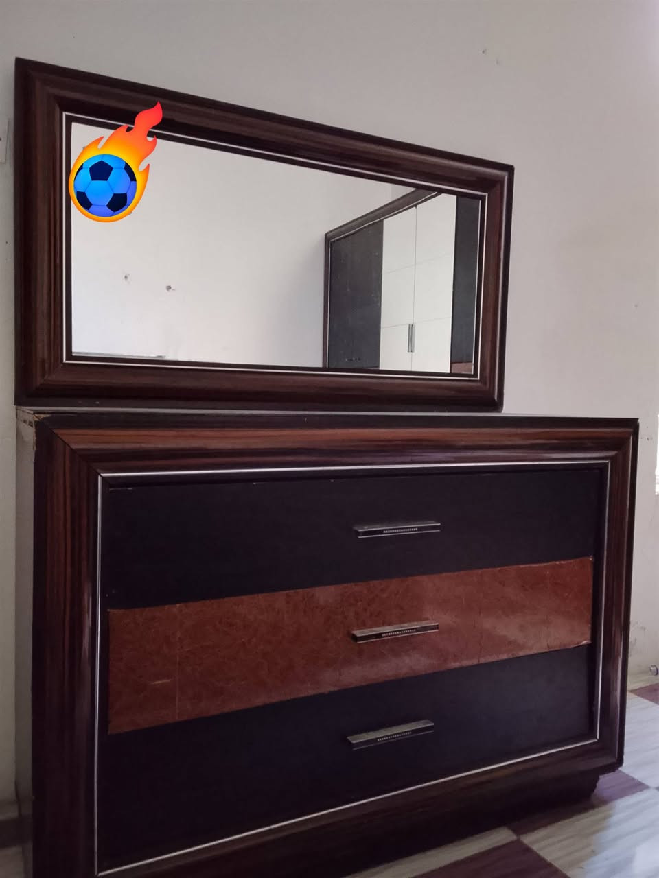 سلام عليكم
غرفه تركيا للبيع مستعمله نضيفه اضرار بسيطه باب اول
محتاجه واريد أبيعها سعر  400
تفضلو خاص


**إذا كنت صاحب هذا الإعلان وتريد حذفه لأي سبب، رجاءا أرسل رسالة إلى الدعم الفني**
