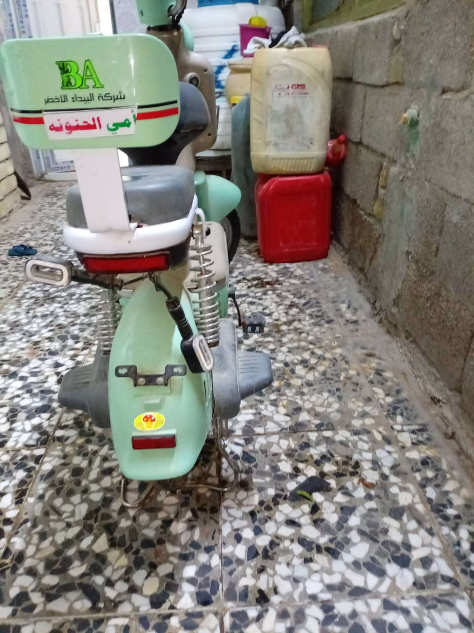 السلام عليكم شباب دراجه شحن للبيع دراجه ما مستعملينها اسبوع واحد وضميناها بالبيت  دراجه ما طالعين بيها لا منها ولا منه دراجه جديده نسختين
*********** الاستفسار على هذا الرقم
