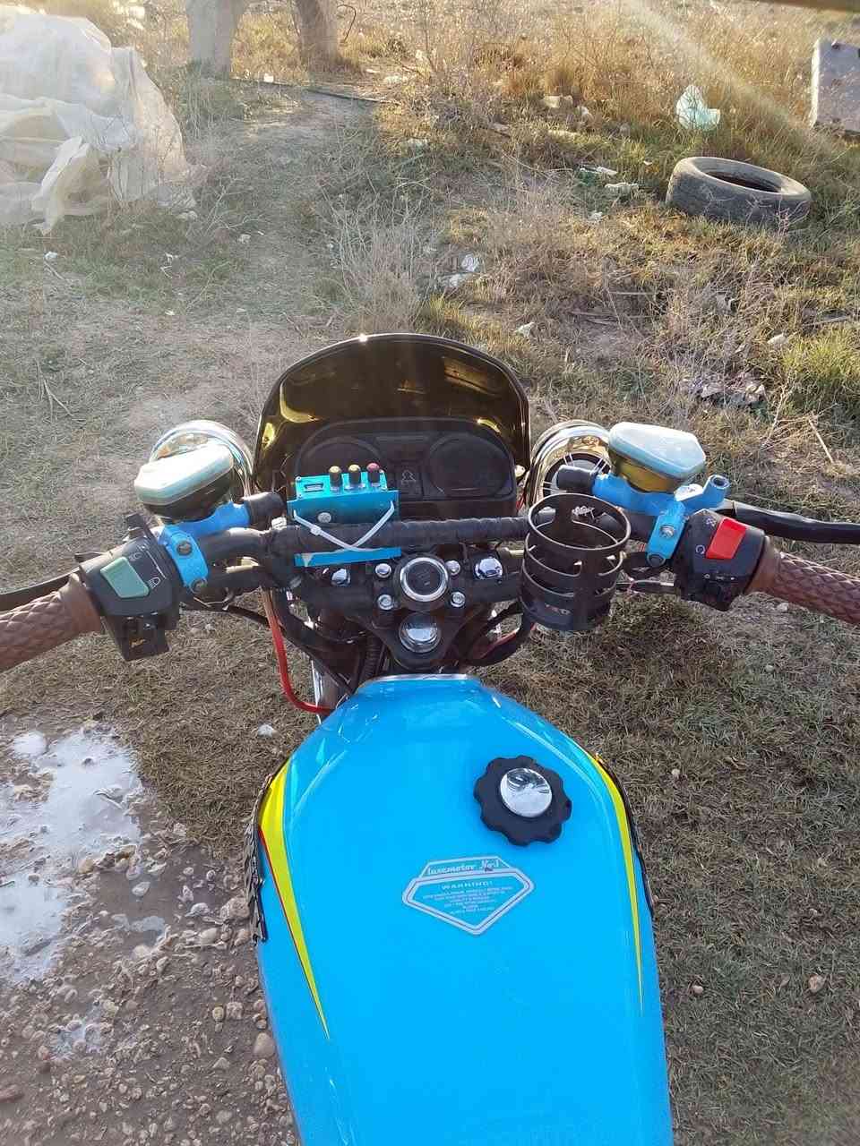 السلام عليكم دراجه للبيع سفانه موديل
2025 محرك 200 العنوان مشروع المسيب رقم الهاتف *********** السعر 825 بها مجال بسيط
