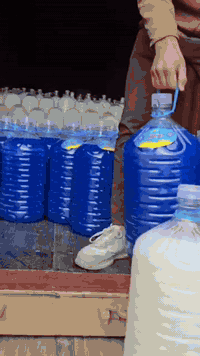 تم بفضل الله وصول زاهي قارورة الأصلي كميات خير من الله  بسعر مناسب جدا...