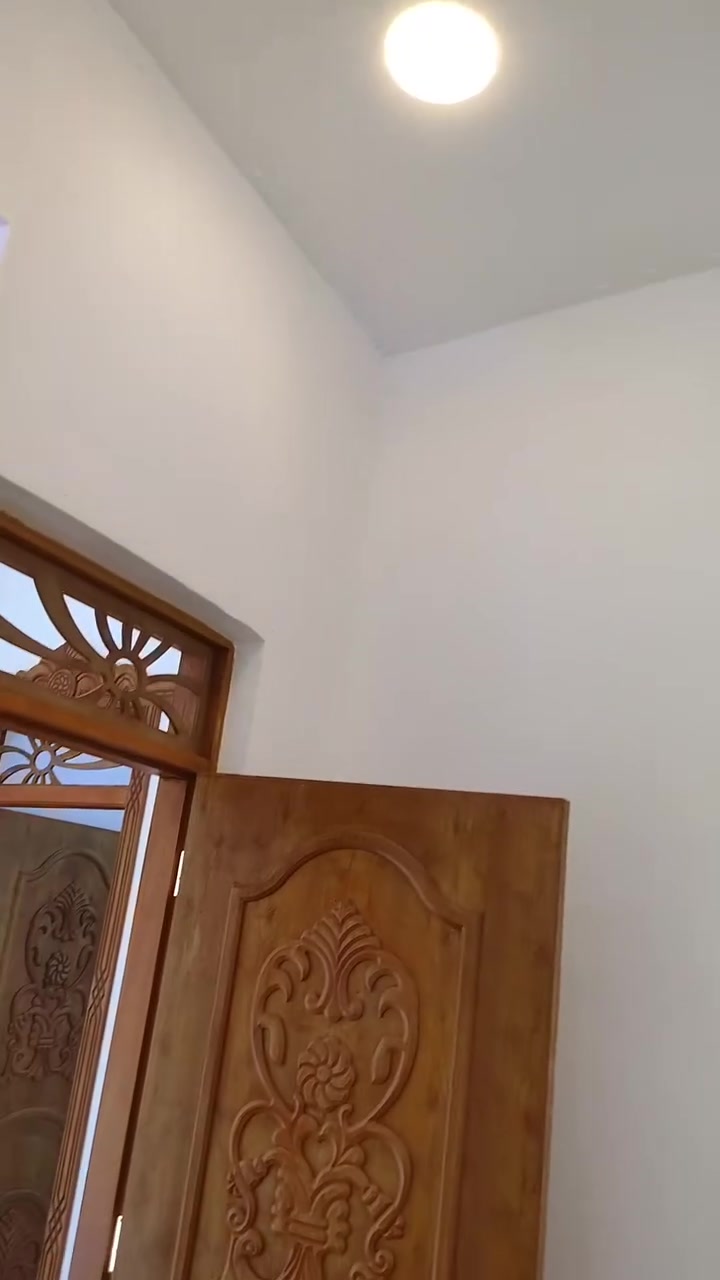 كهربائي متفرغ 
اسعار مناسبه
تصليحات بيوت
*********** 
كافه اعمال لبيوت كوادر متنوعه وملتزمه وسعار مناسبه 🤝🌺
