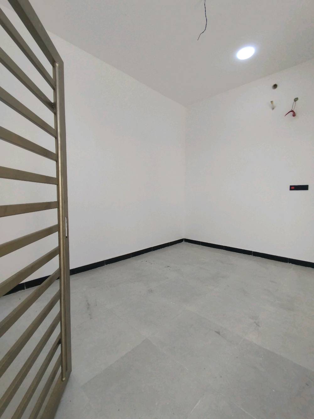 دارين للبيع تسليم مفتاح 
مساحه كل دار 100متر سعر واحد 52وقابل للتفاوض 
البناء بلوك كونكريت 

تفاصيل الدار عدد الغرف النوم 2
وا دوانيه
وا وصاله
وا مطبخ 
وصحيات داخلي وخارجيه
معا كراج
معا مغاسل2
معا سخان المياه
معا خلاطات
معا خزانات المياه 2

جنس العقار طابو ملك زراعي 🌴

العنوان البصره 

شط العرب الجزيره 

الفيروزية الجسر الثاني  
 
#السعر 52مليون 

للاستفسار تواصله معنا 
هاتف 📞🇮🇶 ***********