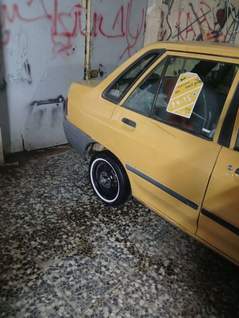 سايبه مديل 13 البيع سنويته 26 تنتهي بناهيته 26
بدون راعيه حان عندي رقمه وراح مني صدر امامي خلفي 
جديد كير محرك خير من الله تخم تايرات كهربيات دوشمه 
كلهه جديد تلخذه وترحملي سعر 14 بيه مجال حك جيه
*********** بكاني حي اور  بغداد
