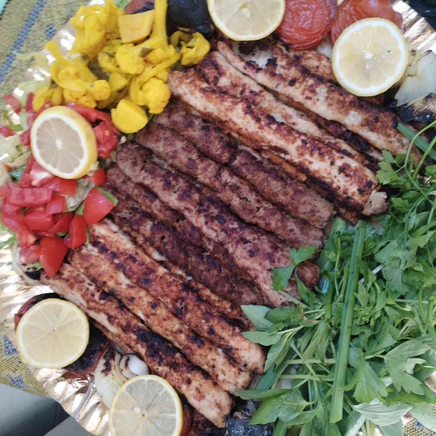 رمضان مبارك  مطعم بروانه الشرقيه الموقع مقابل مكتب عقيل المبايل  ***********
