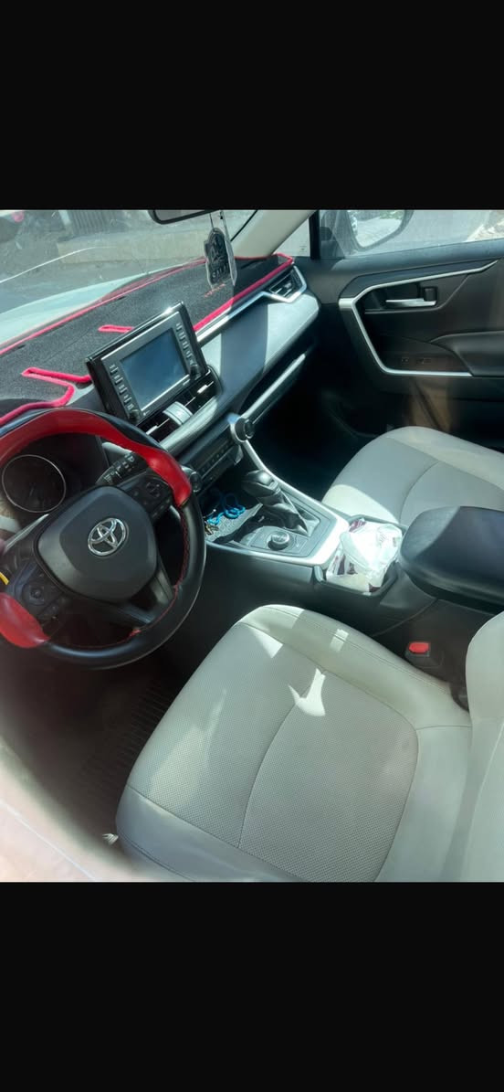 السلام عليكم راف فور 22 رقم بغداد كير محرك صدر تخم تاير كله جديد ضرر فقط قبق جنطه  السعر245 وبيه مجال مكان سياره ديالى الرقم ***********
