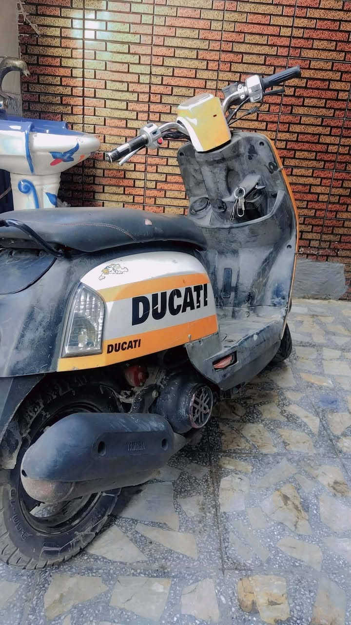 السلام عليكم دراجة بوليس نقص بس جاملك دراجة مكينة ناعمة سلف هندر 400 وبيها مجال ***********
