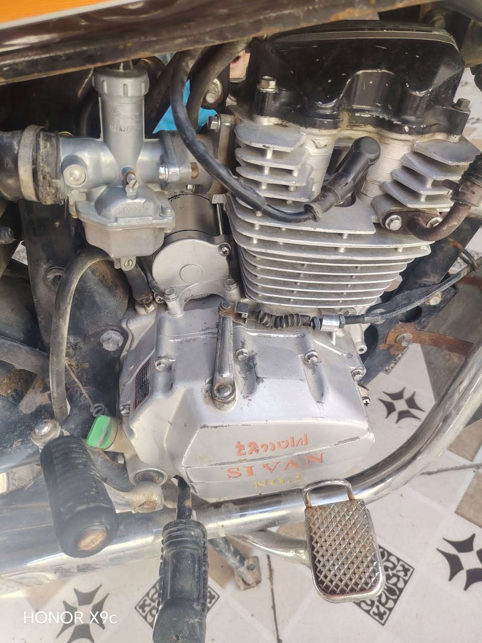 الدراجه سلف 5كير شغال
المكان حله ثوره السعر 350 وبيه مجال قليل
رقم الهاتف : ***********
