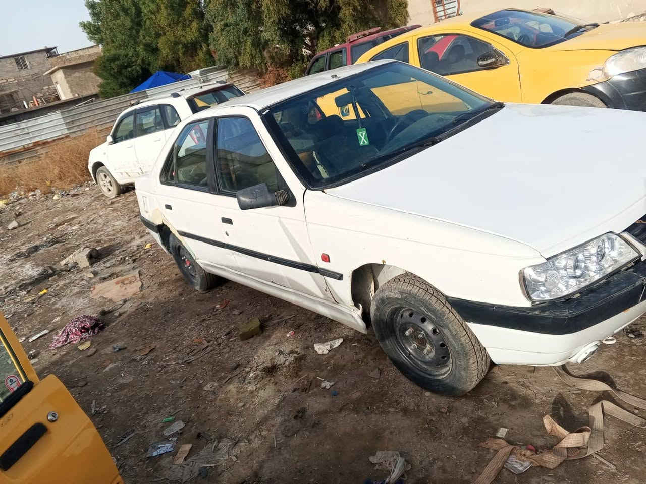 سلام عليكم بيجو روى للبيع. مستعجل سعر مناسب للغاية سياره جديده من كلشي داخل كله شغال كهربائية مكينه كير سياره خير من الله حداديه للبيع مستعجل *********** متواجد وات ساب
