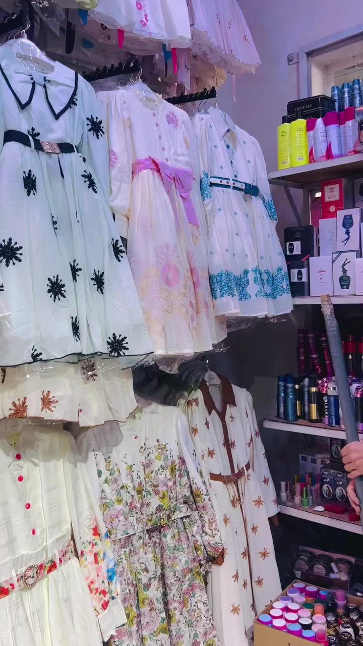 السلام عليكم زبائننا الكرام
نعرض لكم موديلات فساتين بناتي وسط من 6__ل12سنه يلبس
#اسواق_قصي_الدخيل 
سعر الفستان 25000🔥🔥
الشرقاط الساحل الايسر اسديره وسطى الشارع العام


**إذا كنت صاحب هذا الإعلان وتريد حذفه لأي سبب، رجاءا أرسل رسالة إلى الدعم الفني**