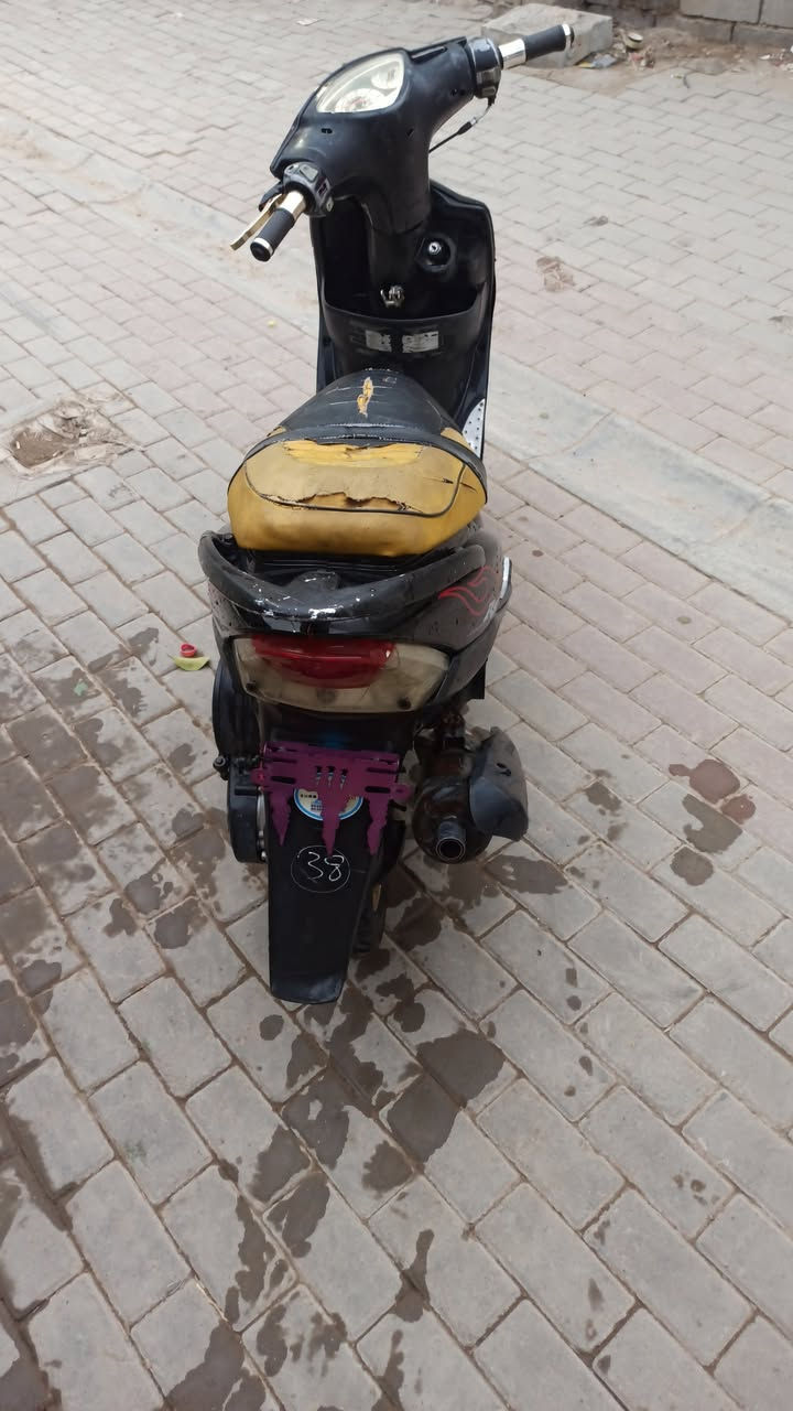 السلام عليكم
للبيع ماكس عدله بوشه 49 مجفته جديد قبل اسبوع شغاله هندر سلف عايزه باتري كيج بانزين ما يشتغل والعداد عايزه واير لايت شغاله عايزها بس مجمع مال اشاير للاستفسار ***********
