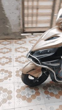 السلام عليكم دراجه للبيع سكنس 120 مكينه ما مفتوحه بلاد طافيه عوزهة عقل وسلف وتشتغل تواير جدد كلشي جديد نضافه فول شغاله كلشي كلوبات اشايـر تواير جدد مكاني ناصريه مركز 
السعـر:450 وبيهة مجال قليل والشراي بي خير ويدلل *********** ما متواجد واتساب بس ماسنجر وع الخط
