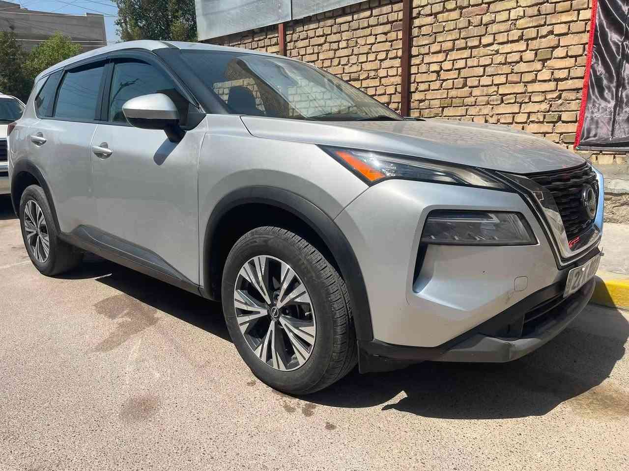 نيسان روج 2023
السونار مرفق مع الصور قطعتين صبغ

محرك 1500 تيربو

المواصفات 

بصمة تشغيل عن بعد اوتو هولد سايد بريك دكمة شاشة اعطال قيادة ذاتية رادارات جانبية توقف ذاتي تلث انضمة قيادة 

كير محرك بلاديات الصدر جديد 

السعر مناسب جداً 125 ورقة 

مكان السيارة بغداد حي الجهاد 

***********
