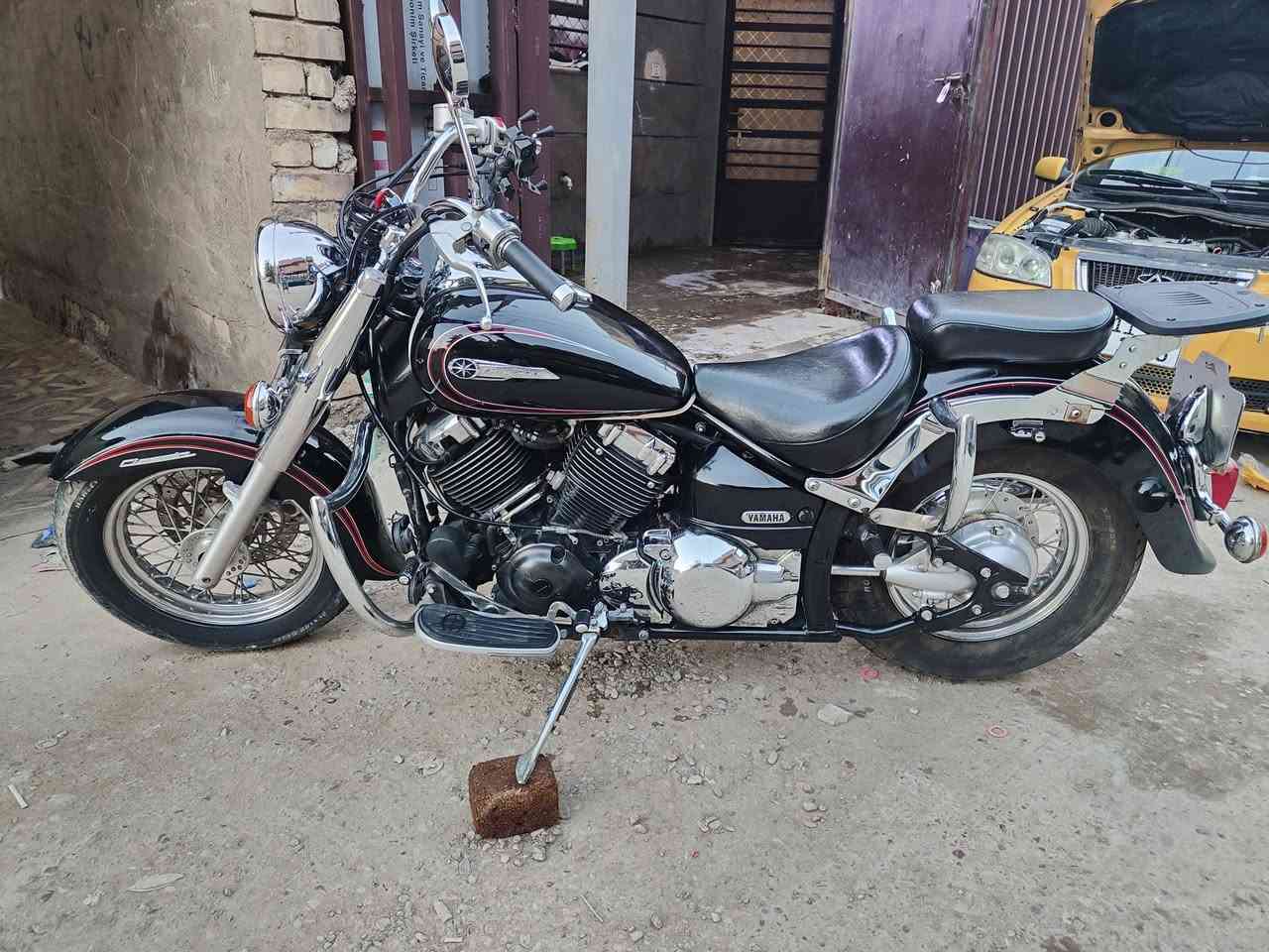 سلام عليكم
يوماها دراك ستار 400
الدراجة موديل 2007  
نوزل مو كابريتر 
رقم وسنوية ديالى بأسمي 
مكفولة من كلشي من التاير للتاير يعني بحالة الوكالة كهربائياته كله شغالة 
حتى حساس الستاند 
تايرات جوبلس التانكي مراية 
تسحك بانزين عادي محسن ماشية كلش قليل 
مكان بغداد الزعفرانية 
السعر 33 ورقة 
***********
***********
