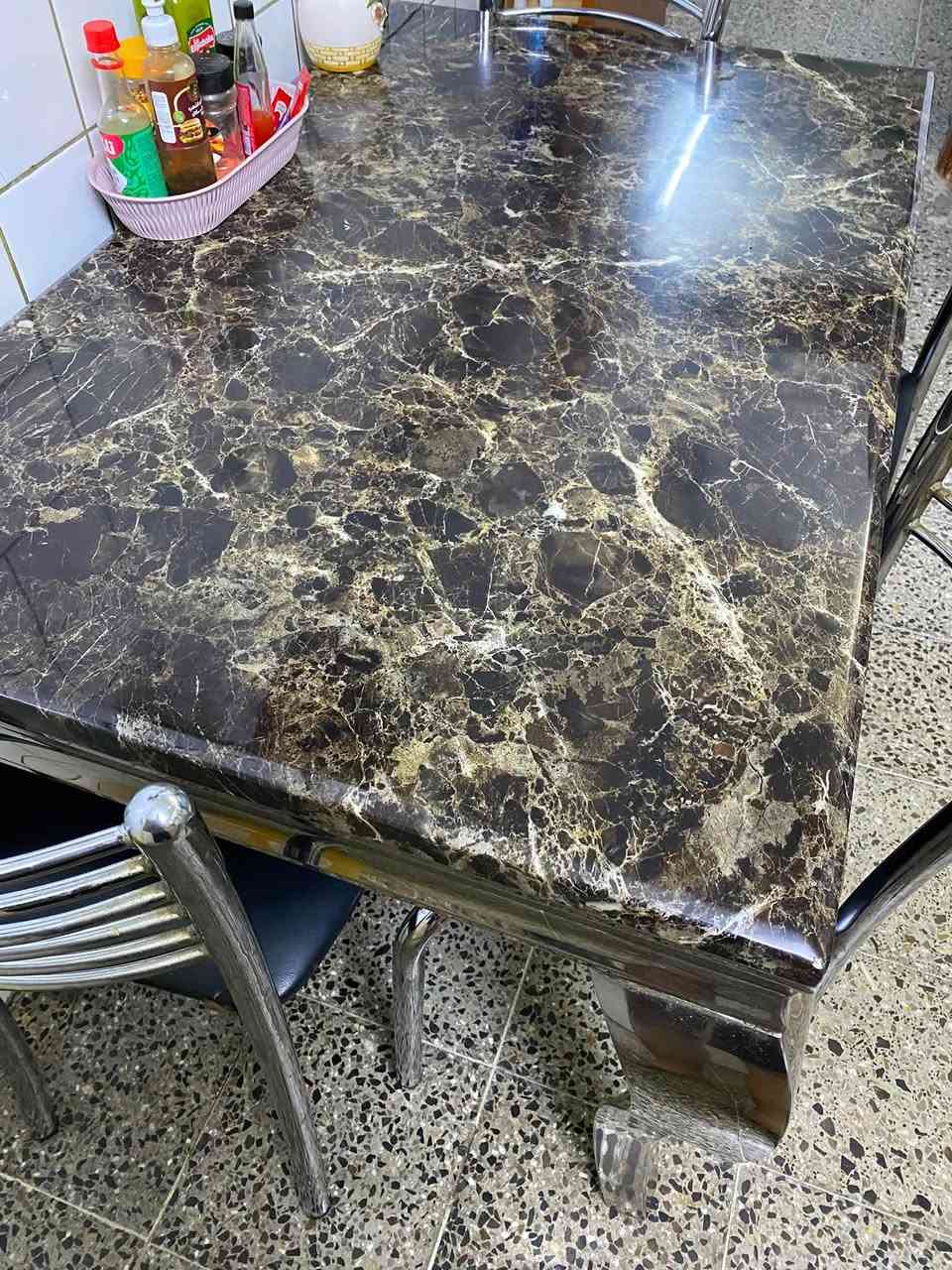 ميز طعام مرمر  مع كراسي عدد ٤ فقط للبيع
السعر ١٠٠ الف دينار


**إذا كنت صاحب هذا الإعلان وتريد حذفه لأي سبب، رجاءا أرسل رسالة إلى الدعم الفني**
