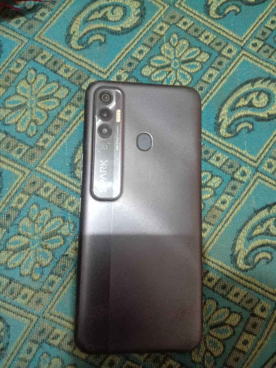 مبايل للبيع بي فطور بلشاشة وشغال عل فحص 
السعر75 وبي مجال ***********
