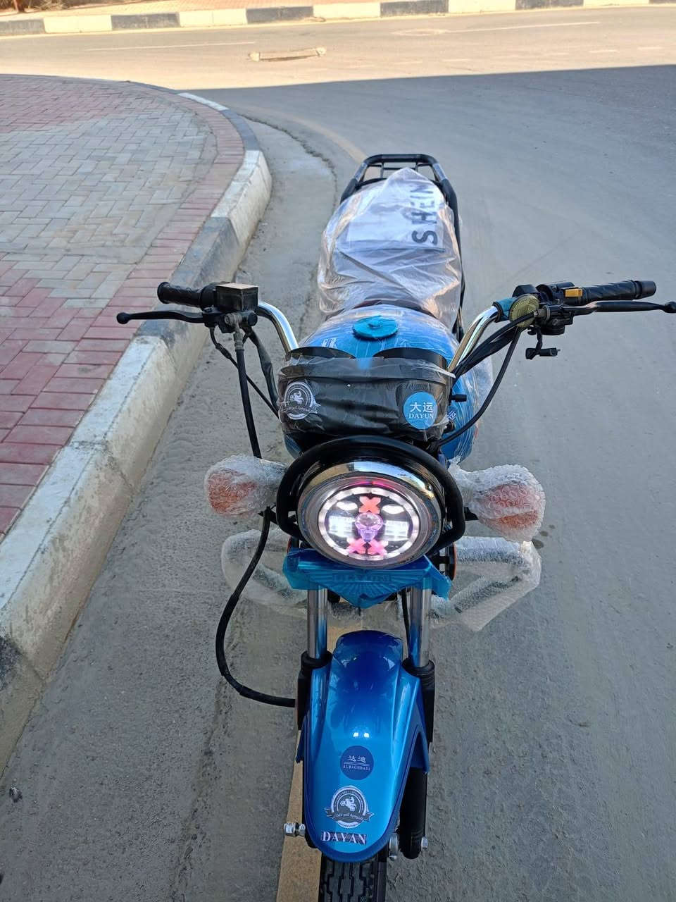 دايون مديل 2022 مكينه 200 دراجه بجيس يعني وضع شركه كفاله عامه من كلشي كهربائيات كلها شغاله محرك بجيس اوراق اصوليه شرط ترقيم سعر مليون 400 عنوان كربلاء***********
