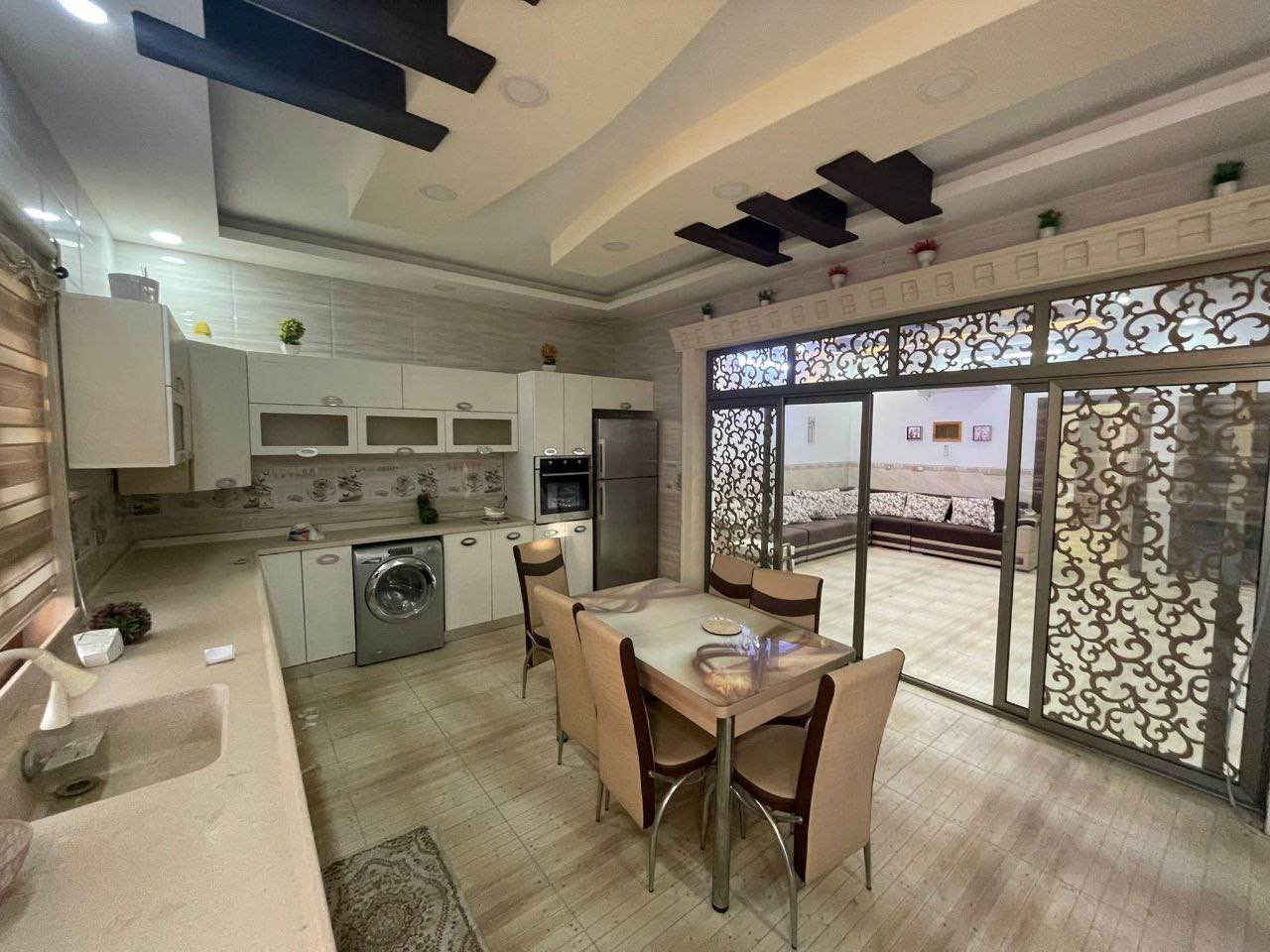 بيت  مؤثث للبيع في 11 آذار كسنزان 
 125م 
طابو صرف 
 يتكون من :- 
 3 غرفة نوم I استقبال I هول I 
مطبخ  I مجموعة صحية |
السعر 6 دفاتر و 30 ورقة 
******
 خانووى راخراو   بۆ فرۆشتن لە 11ى ئازار 
125م 
 پێکهاتووە لە :- 
3 ژووری نوستن | دیوەخان |هۆڵ | مەتبەخ  | گەرماو  
***
كورك 
*********** 
اسيا 
*********** 
زين 
*********** أربيل, العراق
