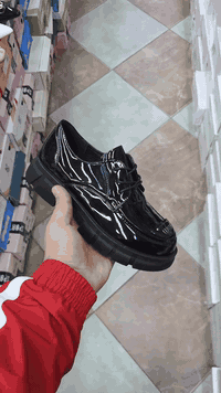 شوز كوري نسائي السعر 15.000
للحجز ***********
