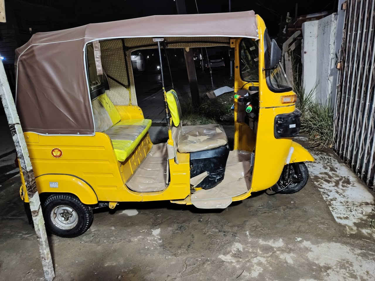 سلام عليكم تكتك للبيع 2018 شهر 12 تكتك محسوبه عل19 تكتك  أوراق مصبوغه جماليه محرك لا تنقيص لا تبخير اكسن حلو  مكاني بغداد البلديات سعره 4300 ول شراي يتصال ويدالل ***********
