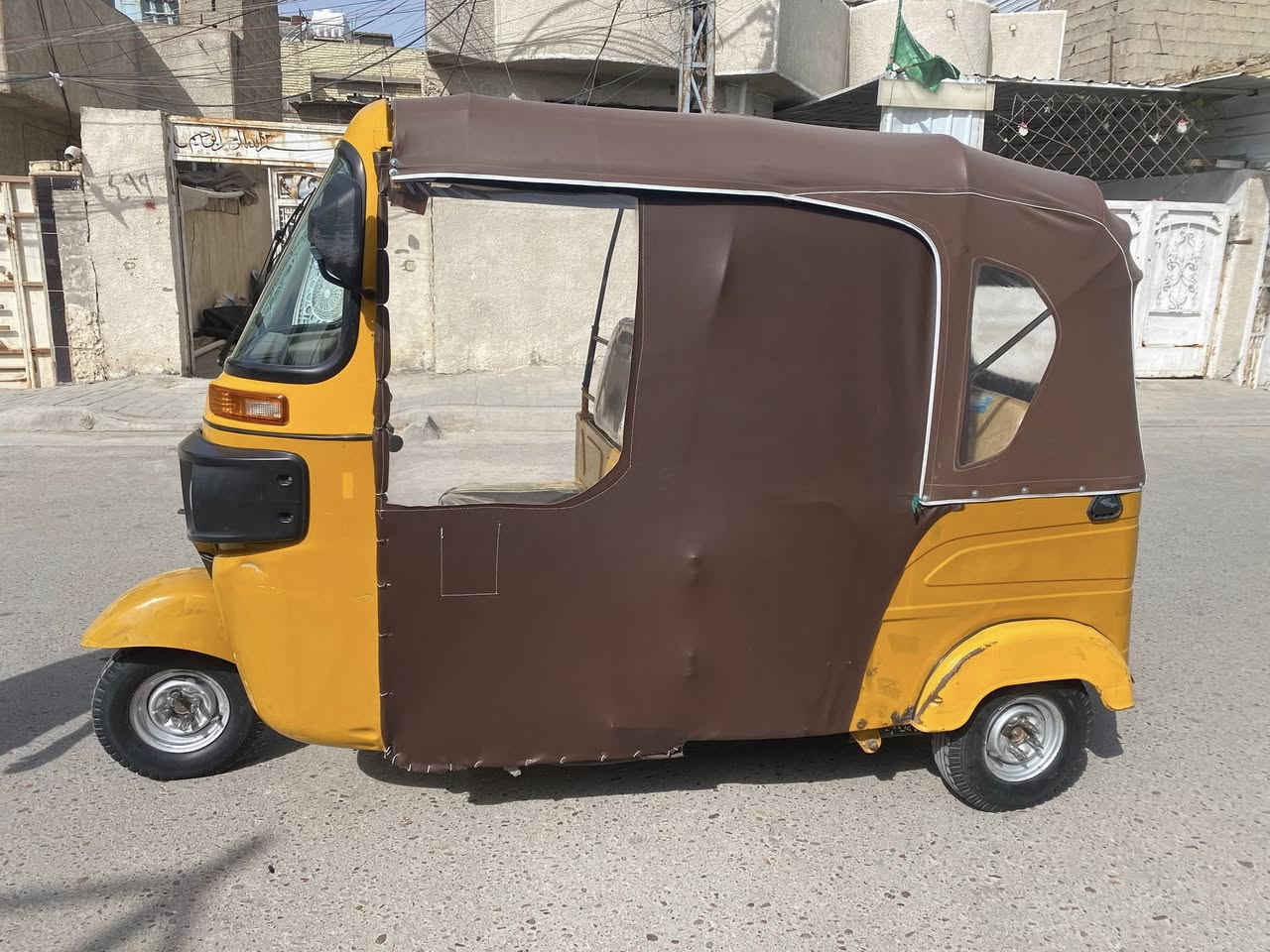 سلام عليكم تكتك للبيع موديل 2021 شهر الثالث بدون رقم  مكاني  الشعب حي سومر شارع المدراس ***********
