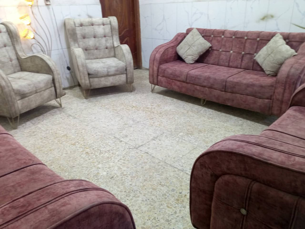 تخم تكمه نظيف جدا 10مقاعد ب225الف وبي مجال المكان الوشاش ***********يوجد توصيل بكروة  يوجد واتس اب
