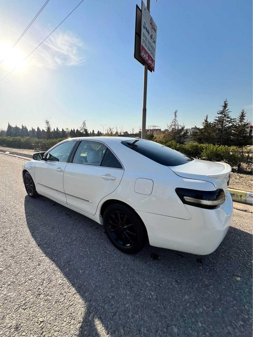 کامری بۆ فرۆشتن مۆدێل ٢٠١٠ حیزام نییە بە حیزام دەفرۆشم بێ ناوگرتن بێ لێدران تەنها بەدەنەکەی ناوەراستی گرتووە باقی لێدرانی نییە مەکینەی تۆزێک بوخاری هەیە سەقفەکەی بە قەدەر بستێک بە پانایاتی کارتە سبوخی هەلساوە با ناو کردن بە شەرت سەنەوی بە سەر چووە  *********** أربيل, العراق
