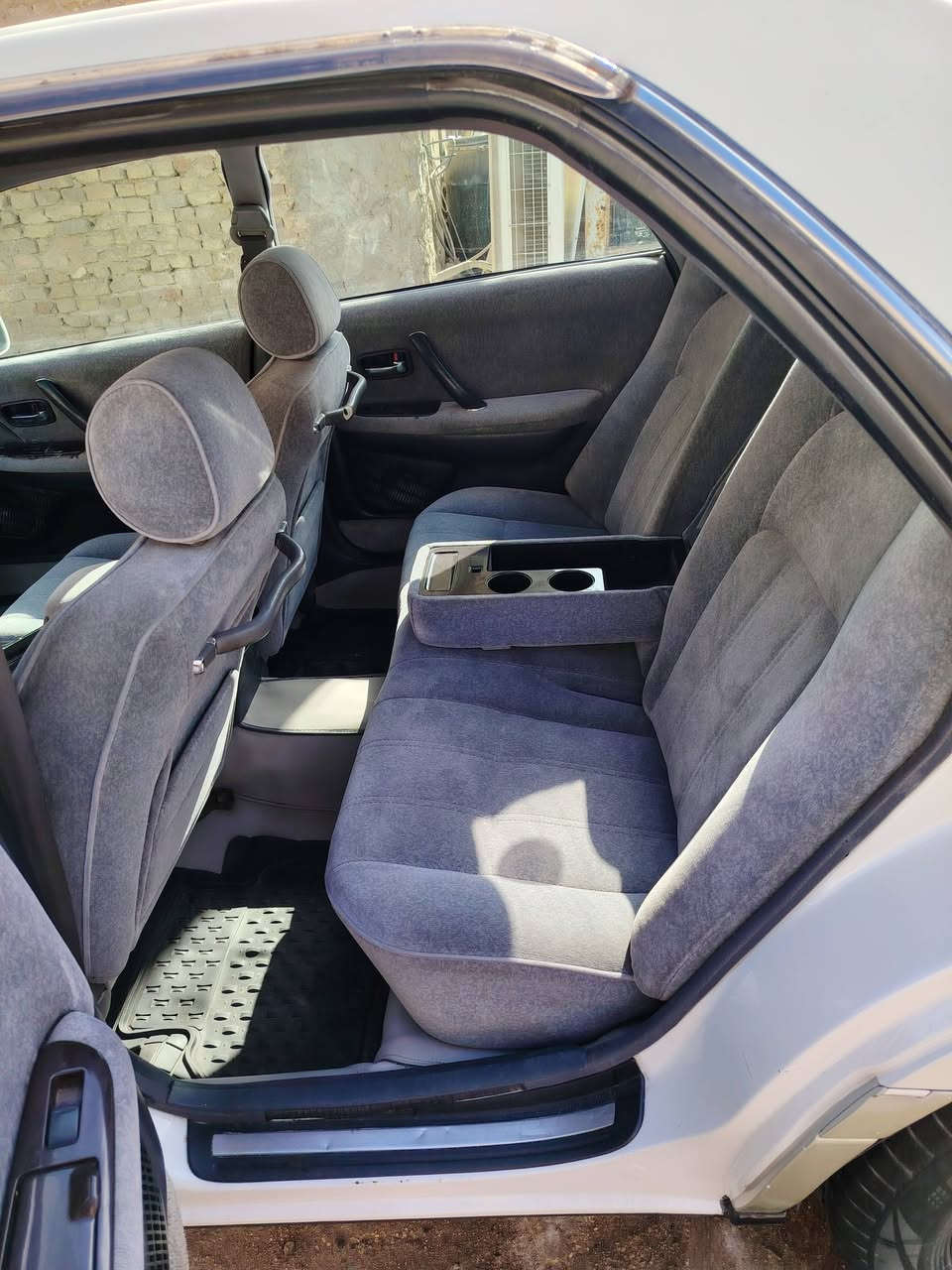 سلام عليكم راس الثور موديل ١٩٩٦ فلات مكفولة من الضربة والكص ونقل الجثةوالتبديل  وكافة الاصوليات والرسميات تبريد شغال شاشة لمس عينه ليزريه تخم تاير سنويه منتهيه سياره بسمي باتري جديد مكينه وكير مكفولات العنوان بصره جمهوريه السعر ١٠٠ وبيه مجال تم اعاده النشر رقم الهاتف ***********
